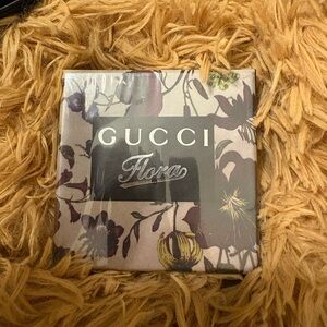 Gucci Flora Silver Tone Embossed Floral Compact Mirror with Original Box